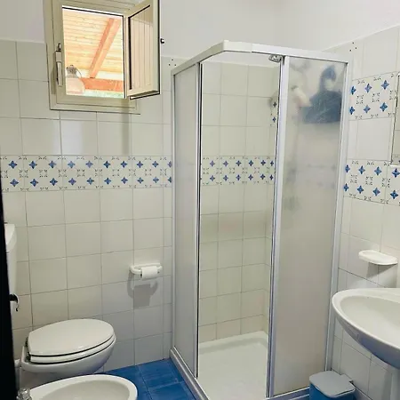 Casa de Férias By The - 70mq Large Garden And Patio