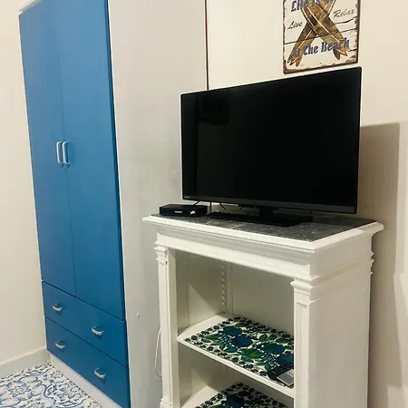 Casa de Férias By The - 70mq Large Garden And Patio *