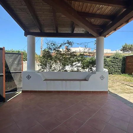 By The - 70mq Large Garden And Patio Vulcano (Isola)